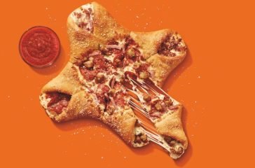 5 Delicious Pizzas at Little Caesars Under $10!